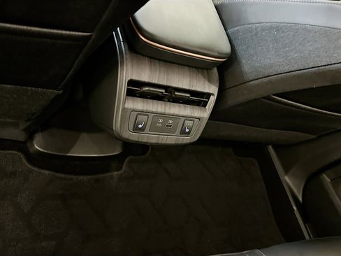 Used 2024 Nissan Ariya AWD image 28