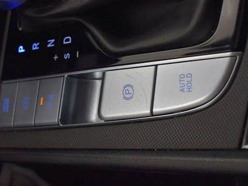 Used 2024 Hyundai Elantra Limited image 34