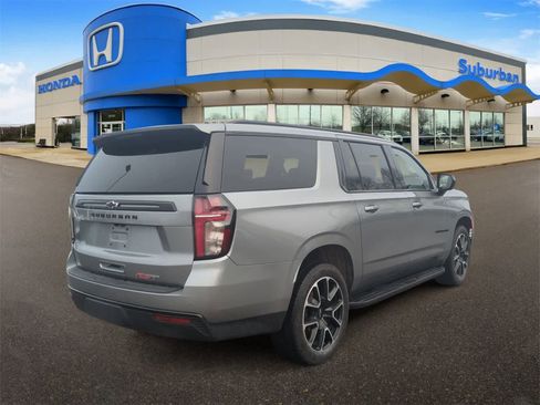 Used 2023 Chevrolet Suburban RST image 8