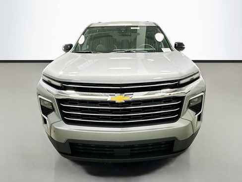 New 2026 Chevrolet Traverse LT w/ Sun and Wheel Package FWD image 4