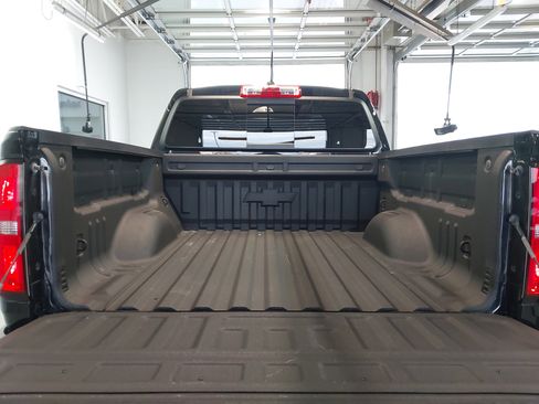 Used 2022 Chevrolet Colorado Z71 w/ Z71 Midnight Edition image 27