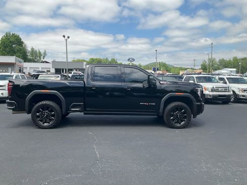 Used 2025 GMC Sierra 2500 AT4 w/ AT4 Premium Plus Package AWD/4WD image 4