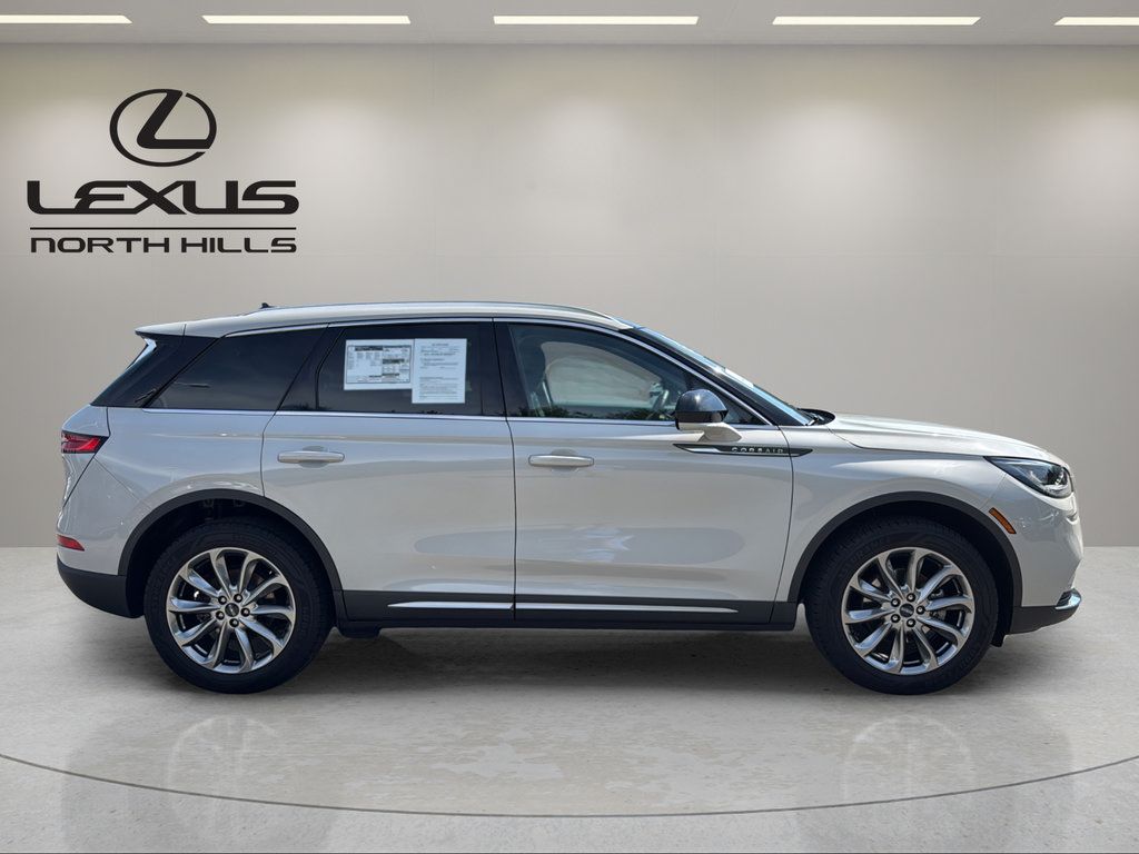 Used 2020 Lincoln Corsair AWD w/ Premium Package image 5