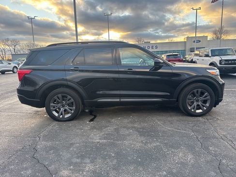 Used 2023 Ford Explorer XLT w/ Equipment Group 202A image 6