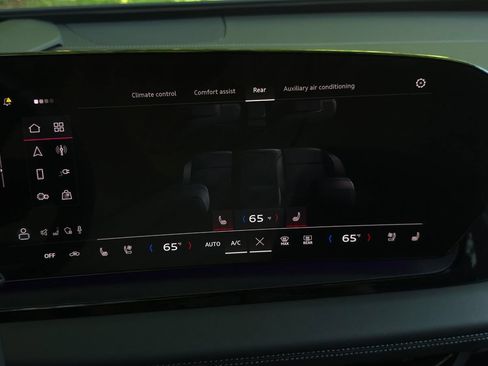 Used 2025 Audi Q6 e-tron Premium Plus w/ Premium Plus AWD/4WD image 41