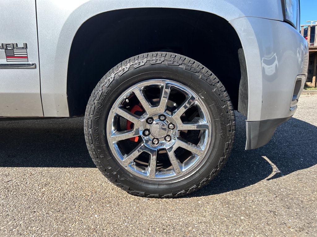 Used 2015 GMC Yukon Denali w/ Touring Package AWD/4WD image 6