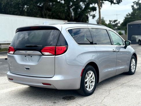 Used 2020 Chrysler Voyager Lxi image 5