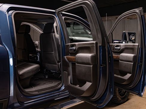 Used 2020 GMC Sierra 3500 Denali w/ Denali Ultimate Package image 31