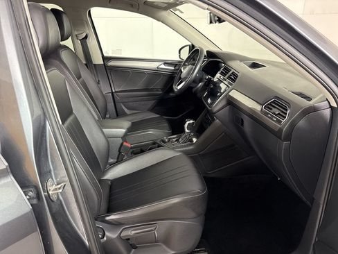 Used 2024 Volkswagen Tiguan SE AWD/4WD image 14