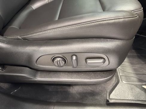 Certified 2023 Chevrolet Traverse LT w/ LT Premium Package image 14