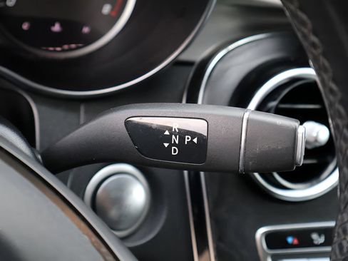 Certified 2019 Mercedes-Benz GLC 300 4MATIC image 32
