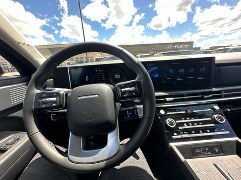 Used 2025 Hyundai Santa Fe SE AWD/4WD image 49