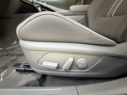 Used 2022 Hyundai Elantra SEL w/ Convenience + Premium Package image 25