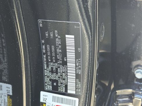 Used 2025 Toyota Grand Highlander AWD image 17