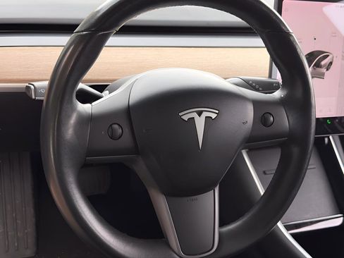 Used 2018 Tesla Model 3 Long Range image 15