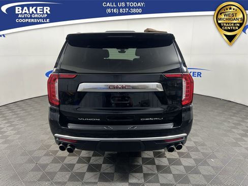 Used 2021 GMC Yukon Denali w/ Denali Premium Package image 8