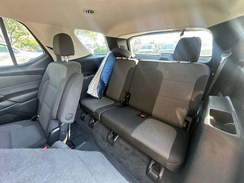 Used 2020 Chevrolet Traverse LT FWD image 4