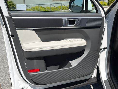 Used 2025 Hyundai Santa Fe SEL image 10