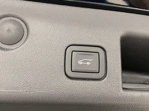 Used 2024 Chevrolet Equinox LT FWD image 14