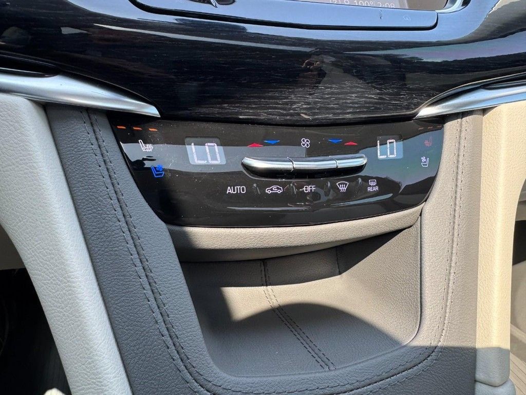 Used 2024 Cadillac XT6 Premium Luxury w/ Technology Package AWD/4WD image 20