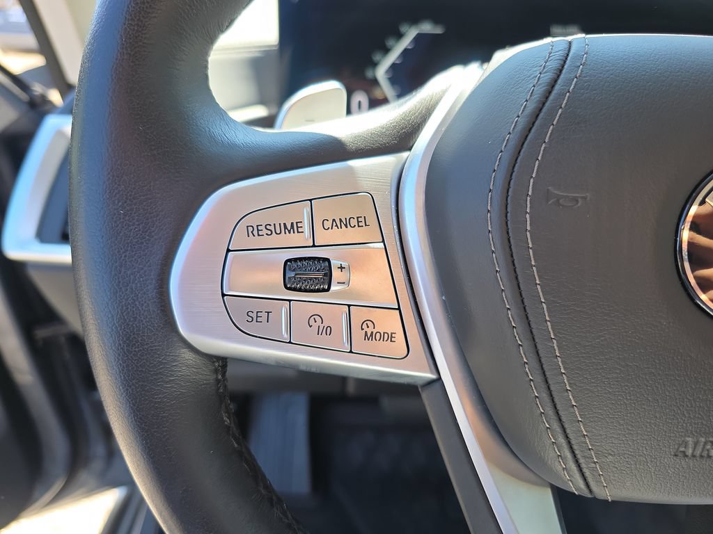 Used 2025 BMW X7 xDrive40i w/ Premium Package AWD/4WD image 26