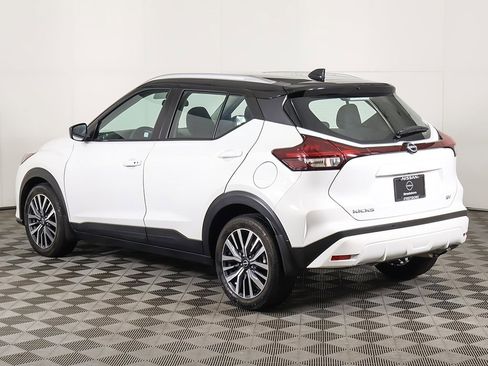 Used 2023 Nissan Kicks SV image 7