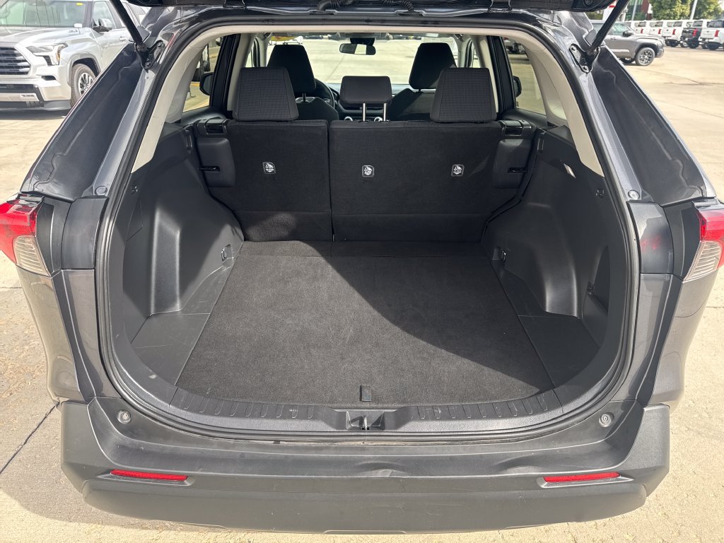 Used 2024 Toyota RAV4 LE AWD/4WD image 23