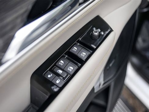 Used 2022 Jeep Wagoneer Series III w/ Premium Group I image 26