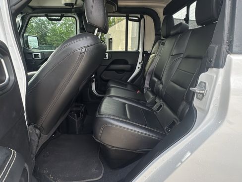 Certified 2020 Jeep Gladiator Overland image 14