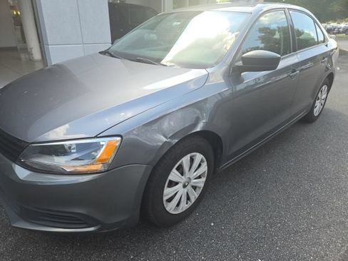 Used 2013 Volkswagen Jetta S FWD image 1