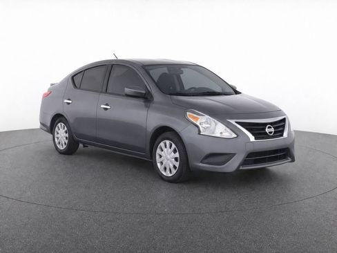 Used 2017 Nissan Versa SV FWD image 2