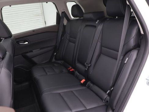 Used 2023 Nissan Rogue SV w/ SV Premium Package image 12