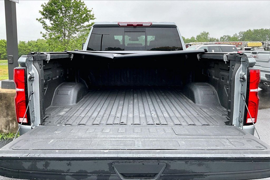 Used 2025 Chevrolet Silverado 2500 LTZ w/ LTZ Plus Package AWD/4WD image 9