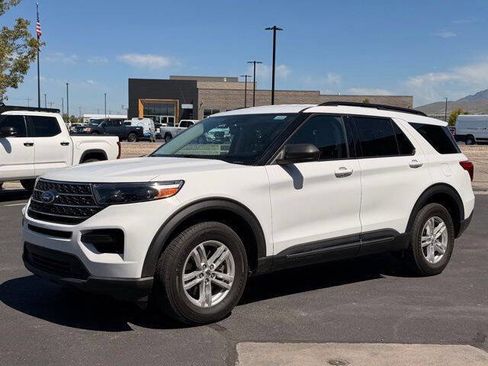 Used 2022 Ford Explorer XLT AWD/4WD image 7