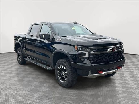 Used 2024 Chevrolet Silverado 1500 ZR2 w/ Technology Package AWD/4WD image 4