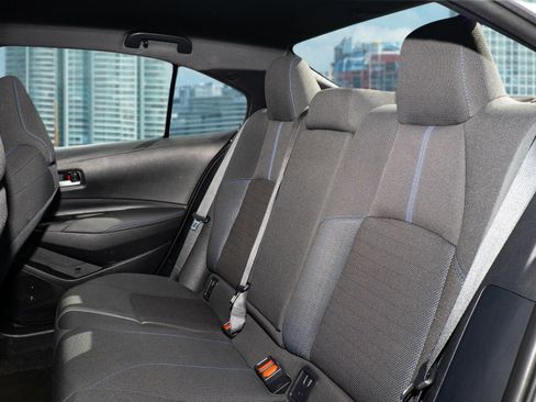 Used 2022 Toyota Corolla SE image 11