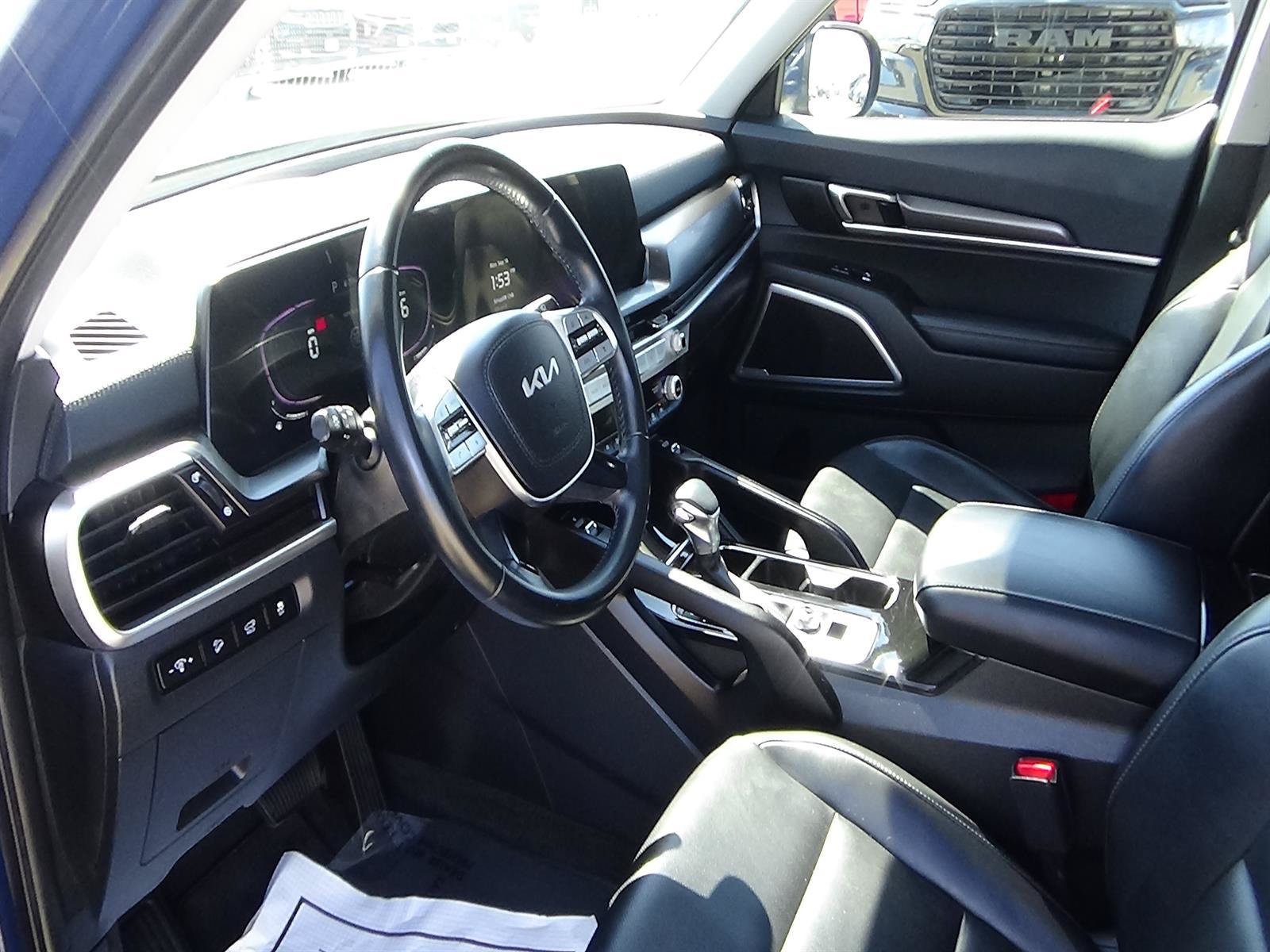 Used 2025 Kia Telluride S AWD/4WD image 17