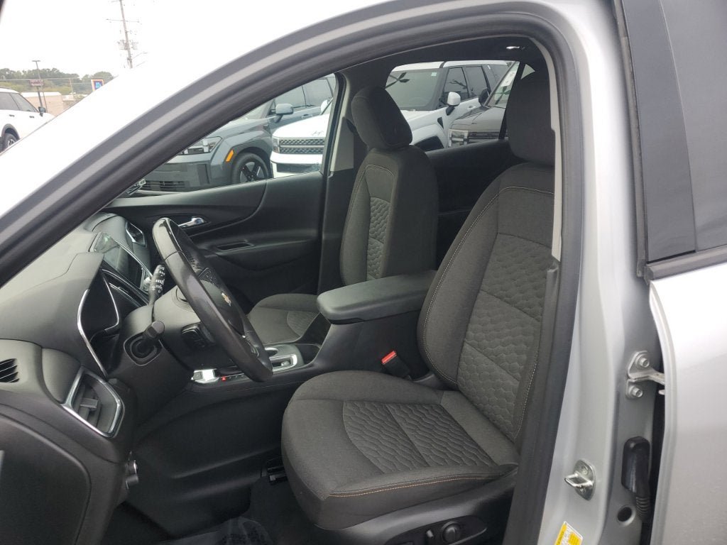 Used 2020 Chevrolet Equinox LT FWD image 14