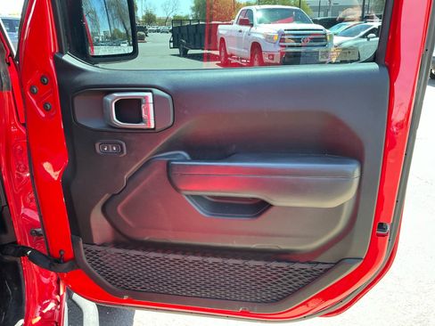Used 2021 Jeep Wrangler Unlimited Rubicon AWD/4WD image 16