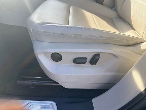 Used 2021 Volkswagen Atlas SE w/ Panoramic Sunroof Package image 46