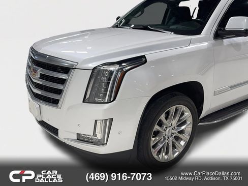 Used 2019 Cadillac Escalade Luxury RWD image 7