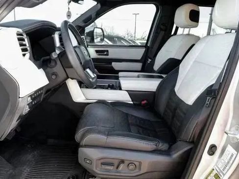 Used 2024 Toyota Tundra Capstone AWD/4WD image 4