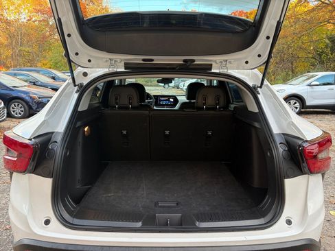 Used 2025 Chevrolet Trax LT image 29