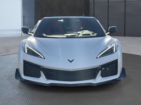 Used 2023 Chevrolet Corvette Z06 w/ Z07 Performance Package RWD image 9