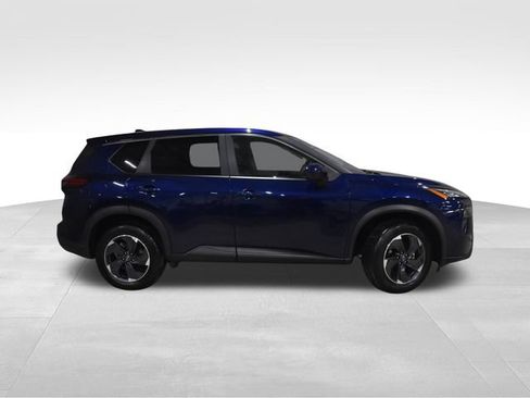 Used 2025 Nissan Rogue SV AWD/4WD image 10
