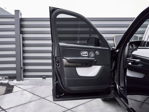 Used 2019 Rolls-Royce Cullinan AWD/4WD image 32