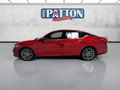 Used 2023 Nissan Altima 2.0 SR FWD image 4