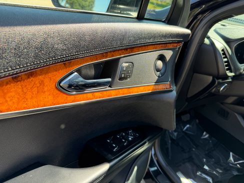 Used 2020 Lincoln Nautilus Reserve w/ Equipment Group 201A image 10