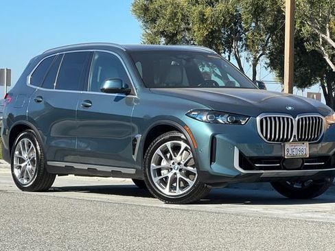 Used 2024 BMW X5 xDrive50e w/ Premium Package image 2