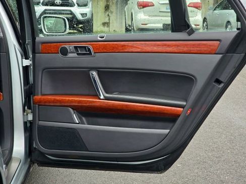 Used 2005 Volkswagen Phaeton V8 image 32